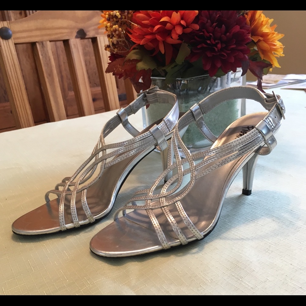 👠Fioni Night Silver Heels👠